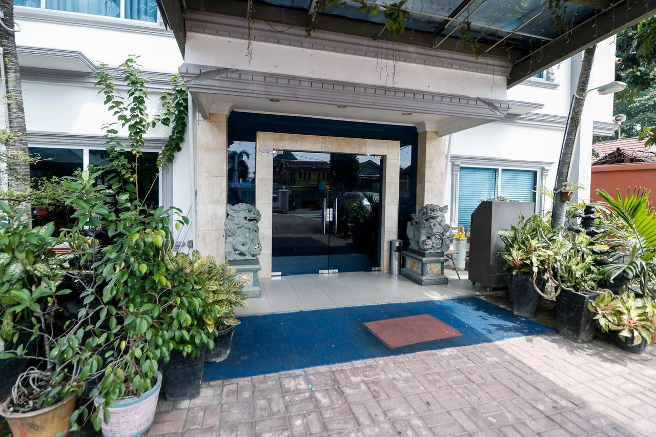 Reddoorz Plus @ Jalan Dr Sutomo Пеканбару Екстериор снимка