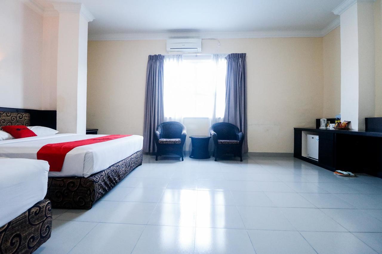 Reddoorz Plus @ Jalan Dr Sutomo Пеканбару Екстериор снимка