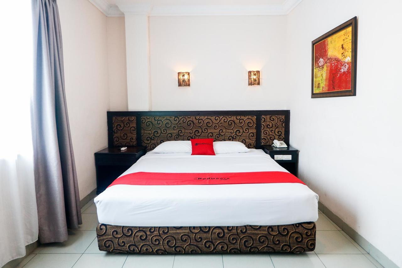 Reddoorz Plus @ Jalan Dr Sutomo Пеканбару Екстериор снимка