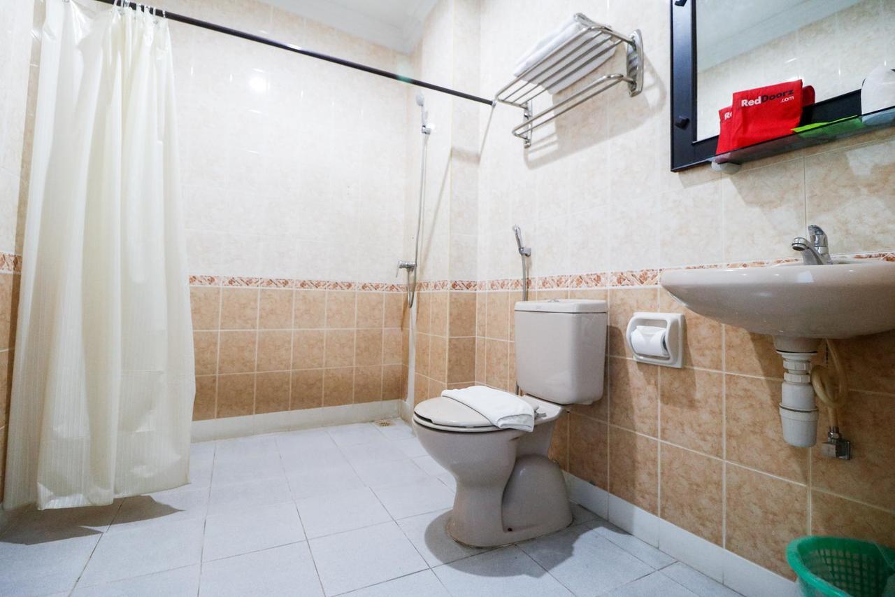 Reddoorz Plus @ Jalan Dr Sutomo Пеканбару Екстериор снимка